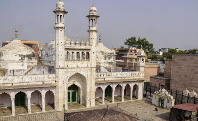 SC to hear plea for clubbing of lawsuits pertaining to Gyanvapi mosque complex row on April 21